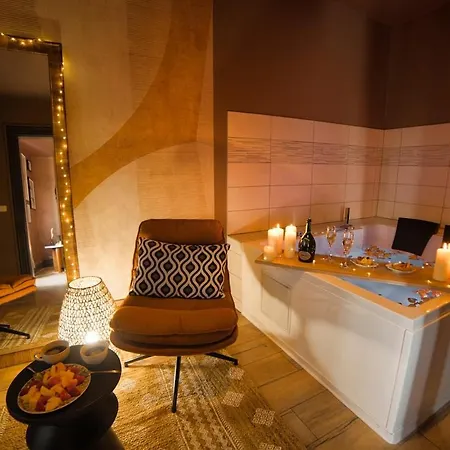 Apartment Pacat Sejour Insolite Jacuzzi Privee 5 Min Centre Mulhouse